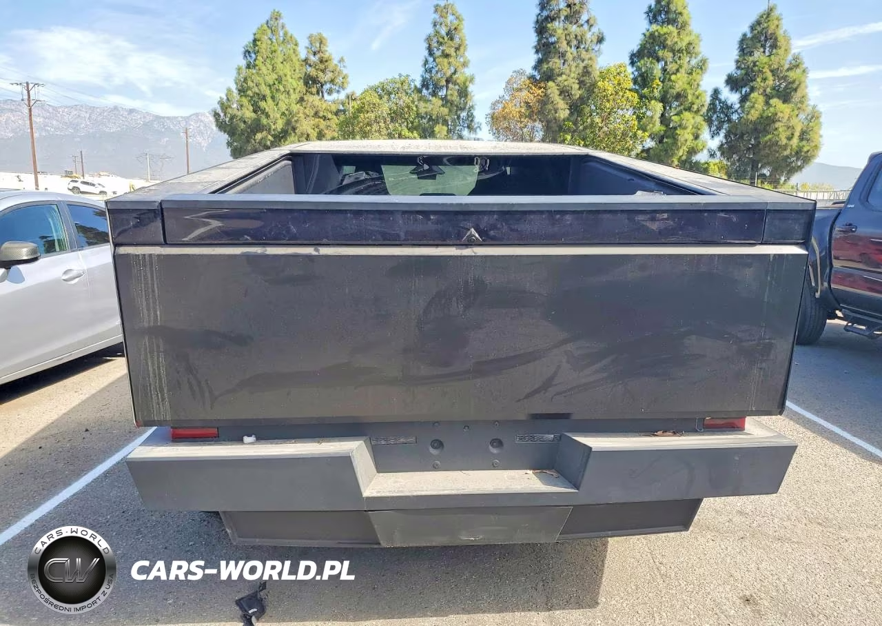 2025 Tesla Cybertruck VIN:7G2CEHED6SA069170 - 6