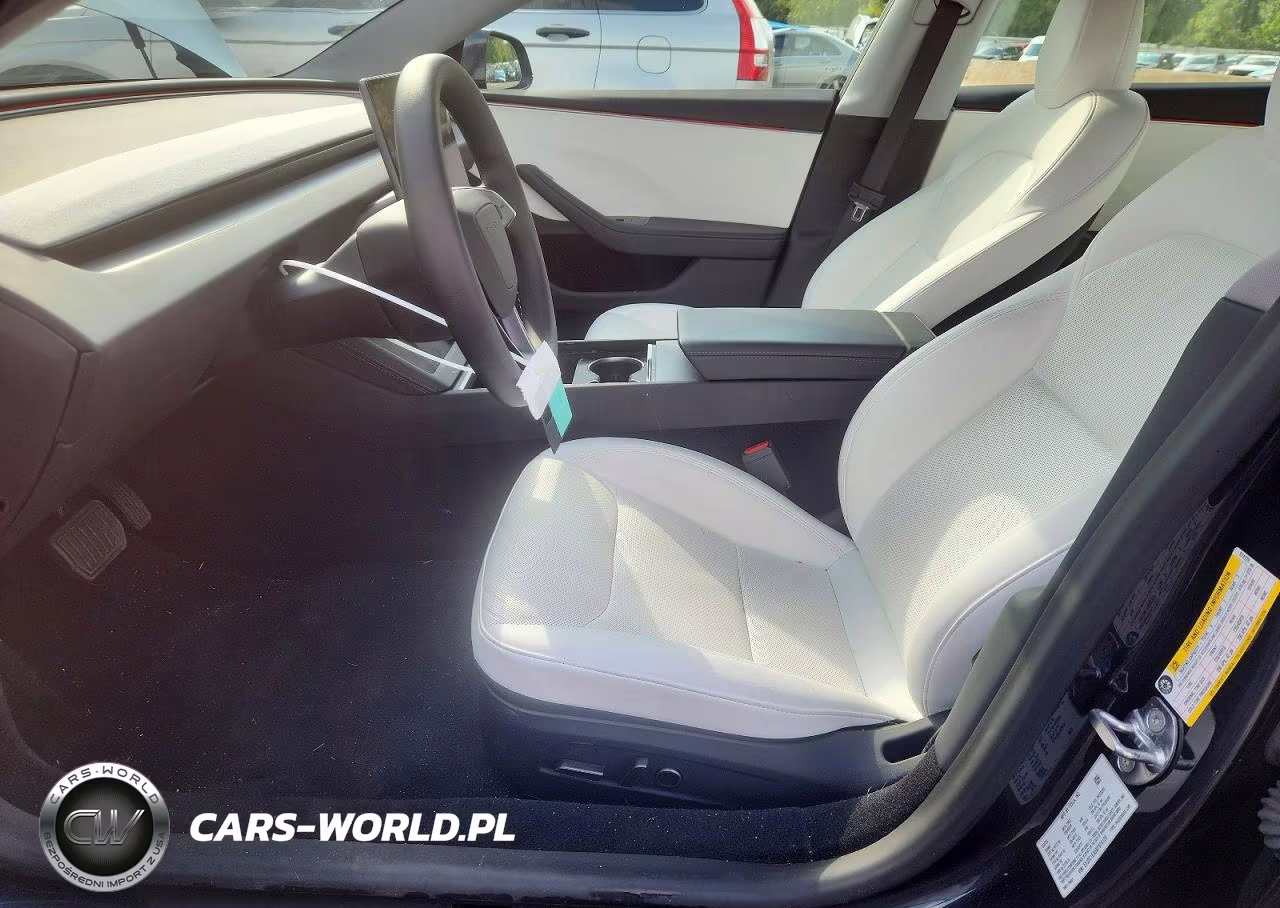2025 Tesla Model 3 VIN:5YJ3E1EA5SF974129 - 7