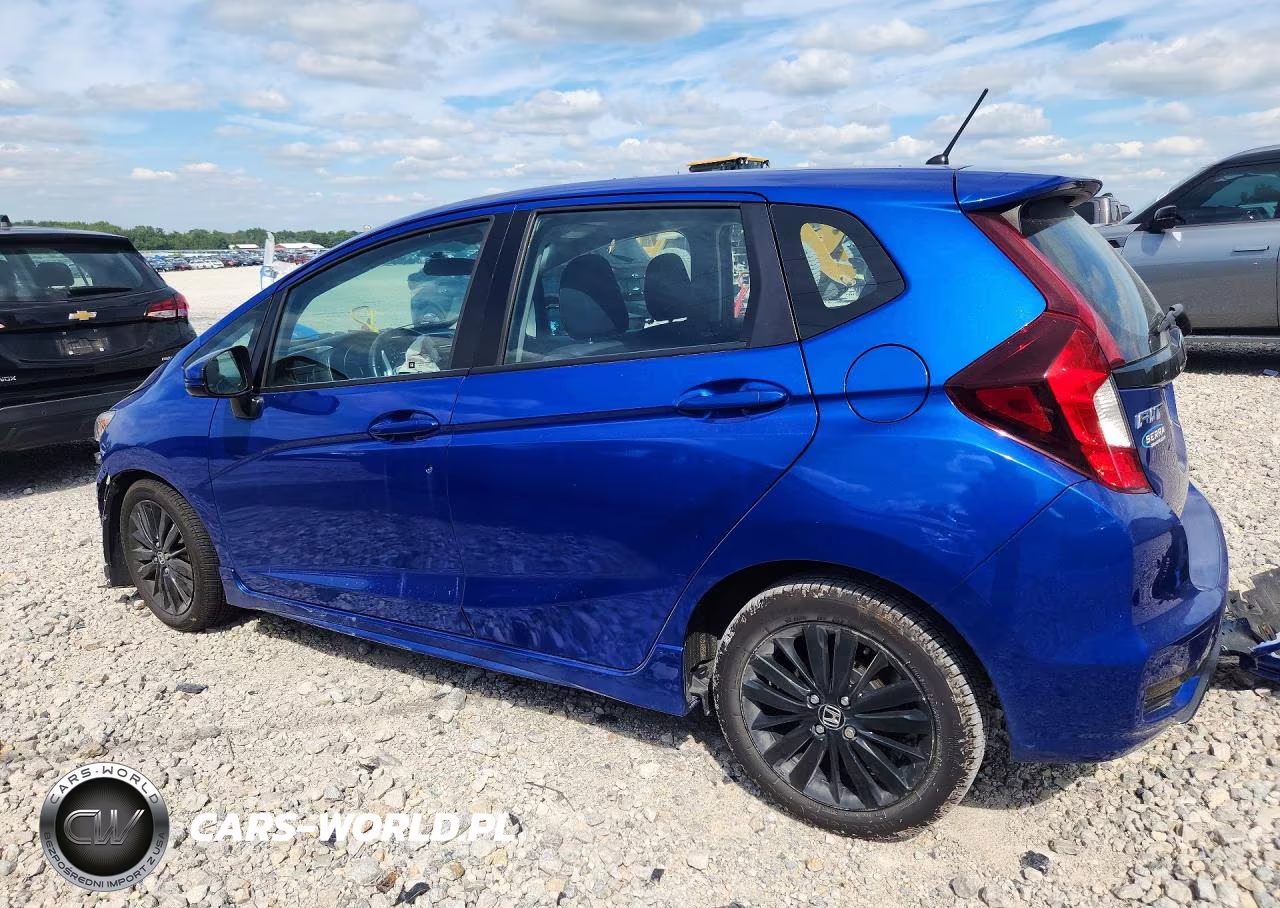 2018 Honda Fit Sport VIN:3HGGK5G6XJM706179 - 2