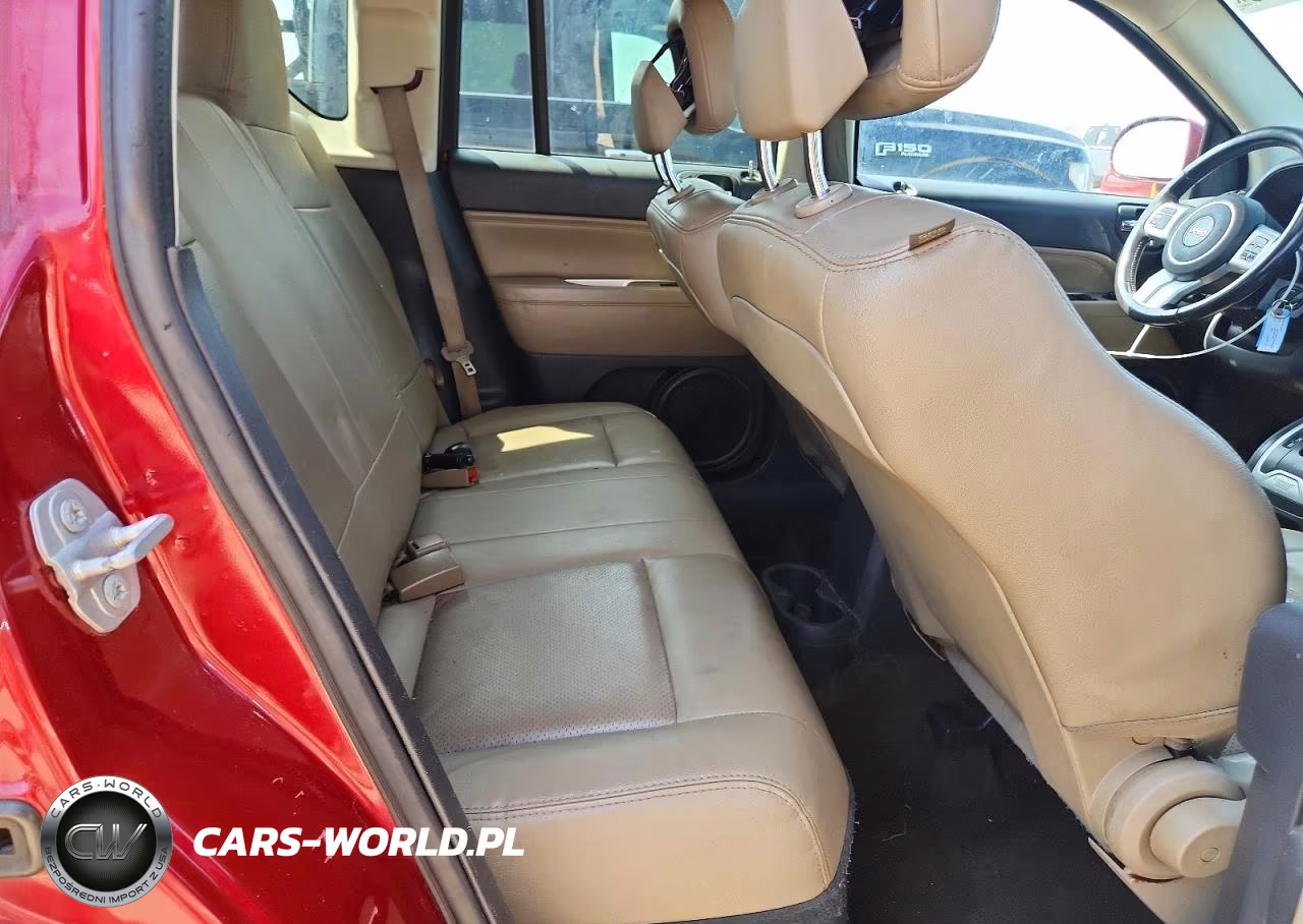 2016 Jeep Compass Latitude VIN:1C4NJCEA6GD720010 - 10
