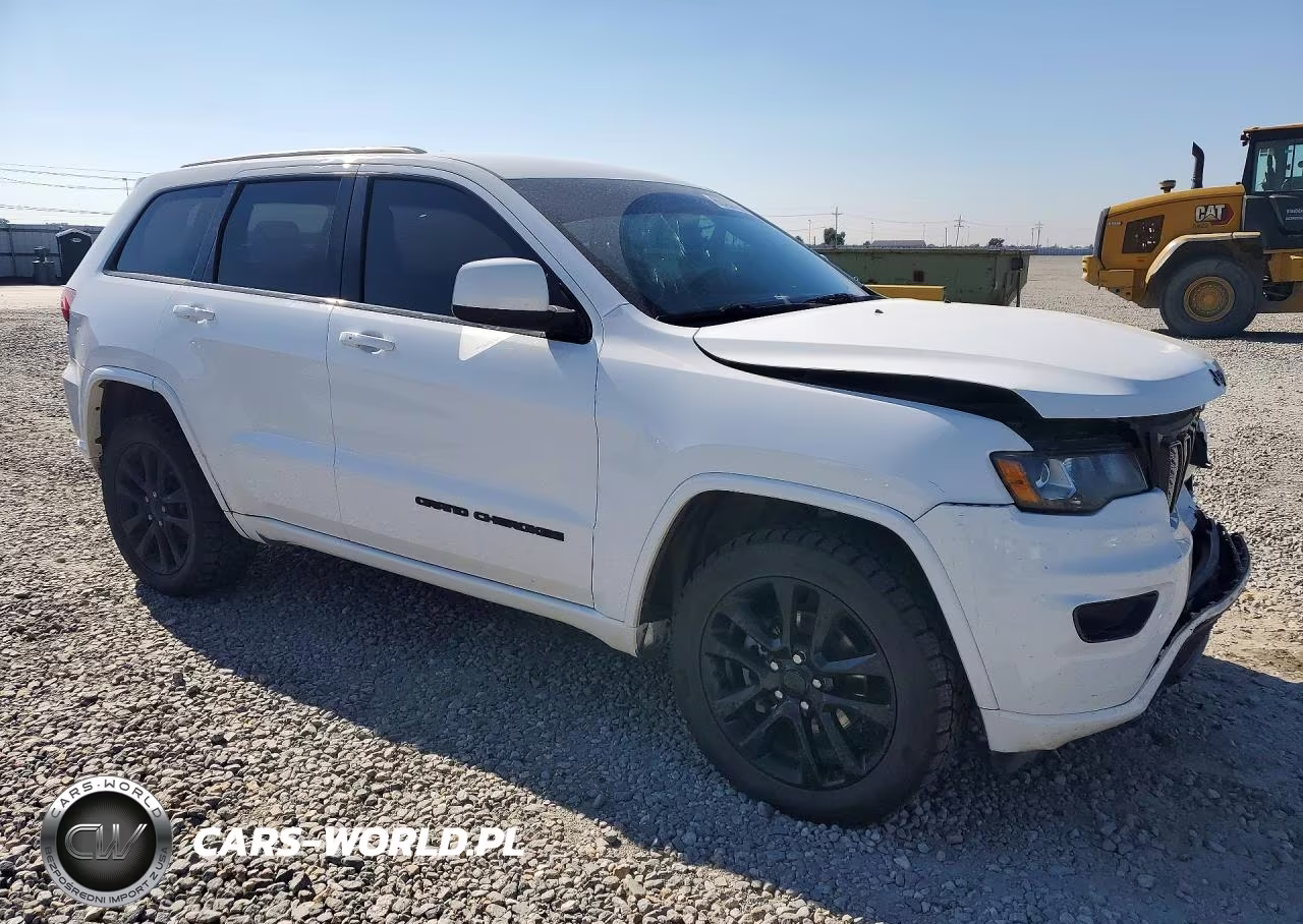 2018 Jeep Grand Cherokee Laredo VIN:1C4RJFAG8JC188401 - 4