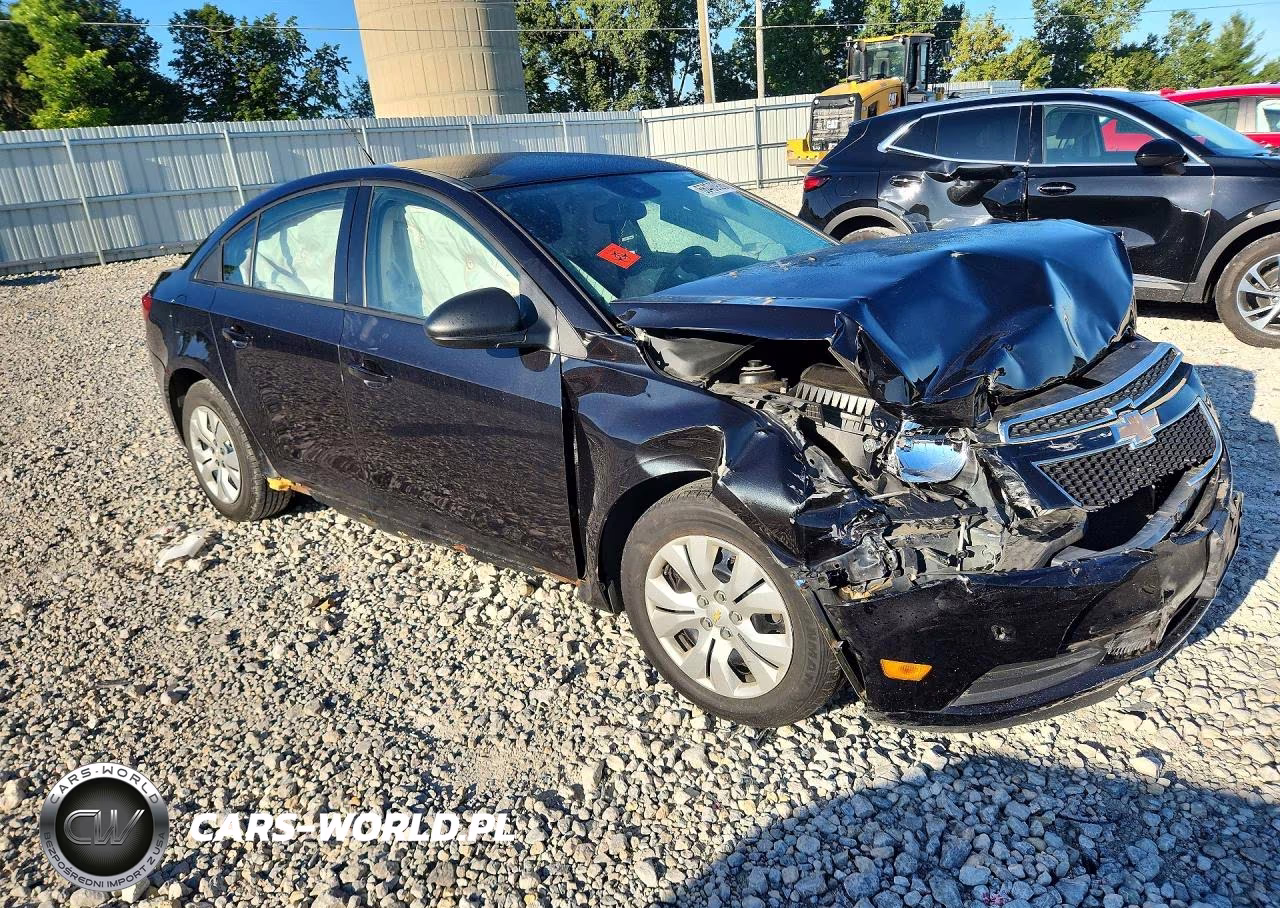 2014 Chevrolet Cruze Ls VIN:1G1PA5SHXE7405818 - 4