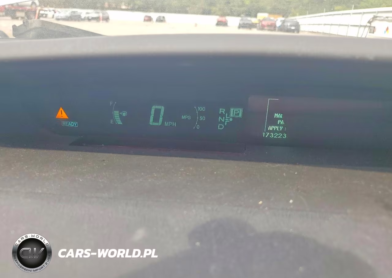 2010 Toyota Prius V VIN:JTDKN3DU7A0073036 - 9