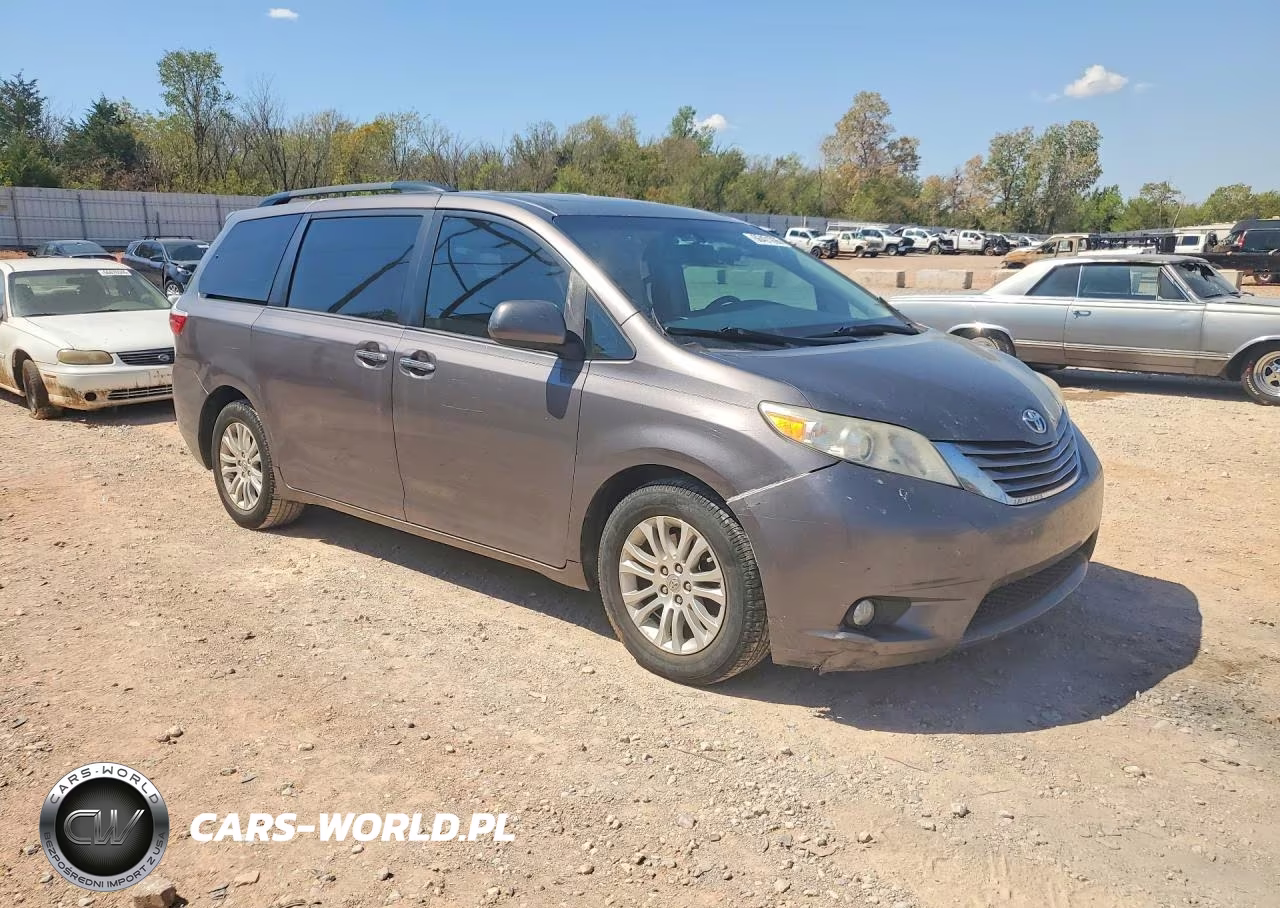 2017 Toyota Sienna Xle 8-Passenger VIN:5TDYZ3DCXHS808315 - 4