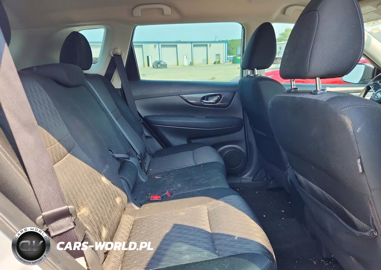 2018 Nissan Rogue S VIN:KNMAT2MTXJP555347 - 11