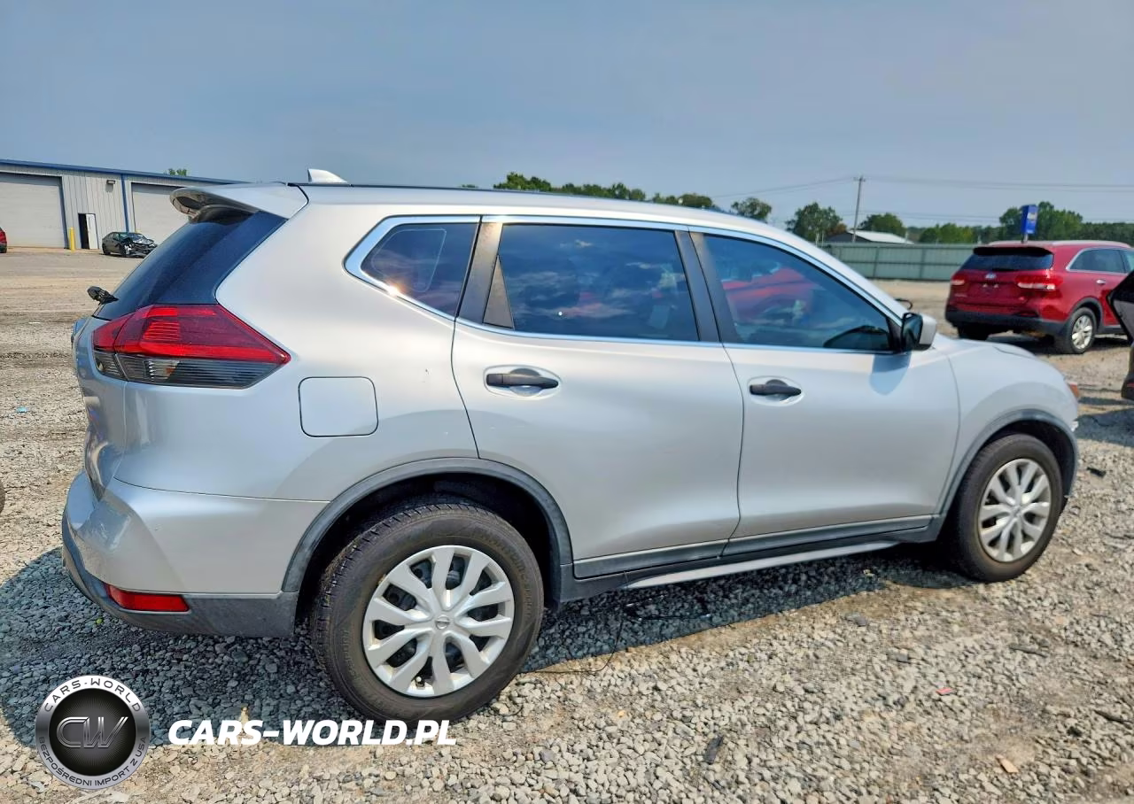2018 Nissan Rogue S VIN:KNMAT2MTXJP555347 - 3