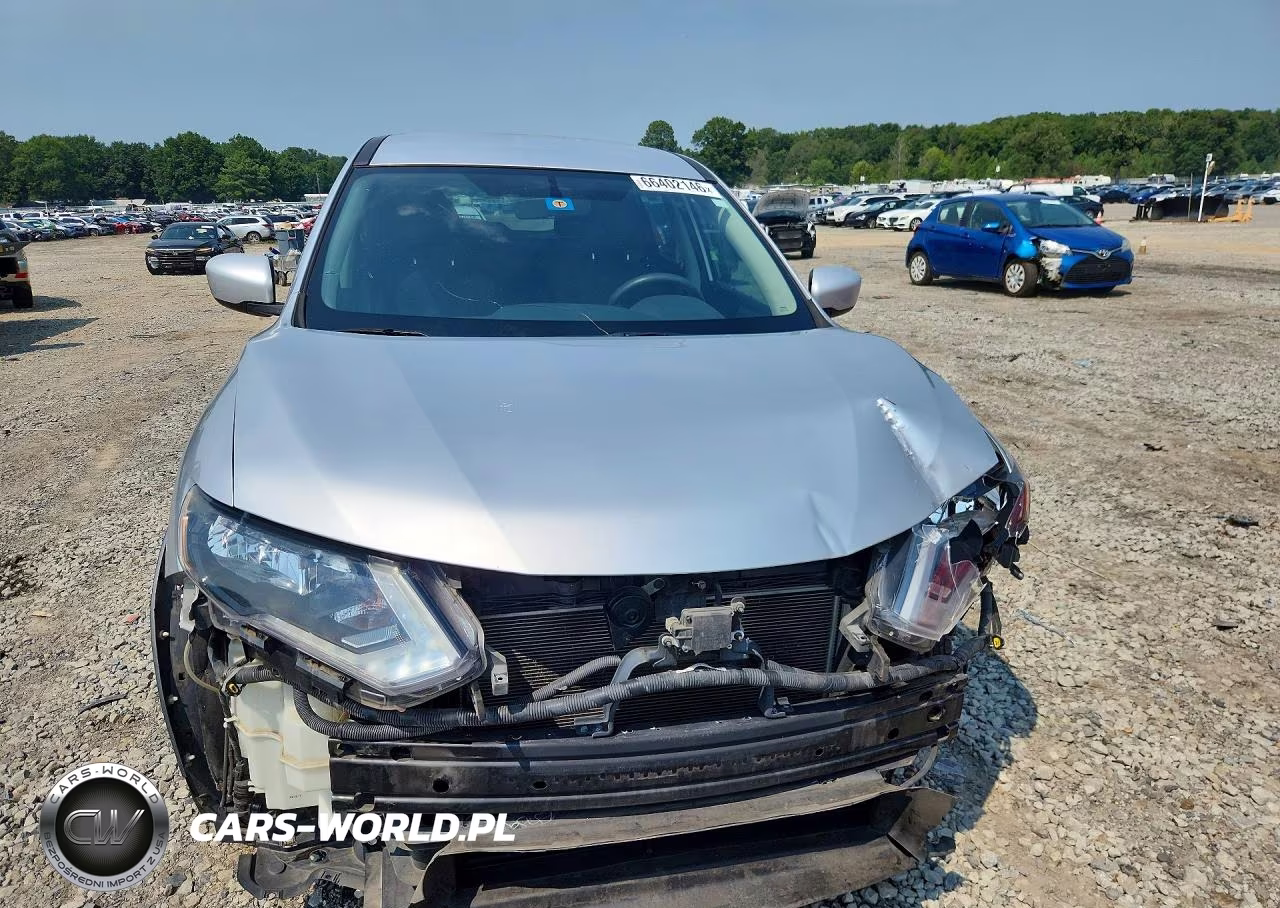 2018 Nissan Rogue S VIN:KNMAT2MTXJP555347 - 5