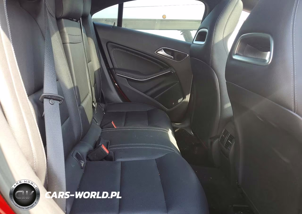 2018 Mercedes-Benz Cla 250 VIN:WDDSJ4EB1JN600348 - 10