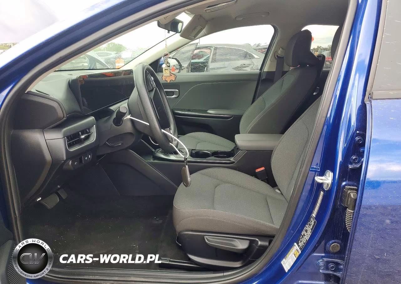 2025 Kia K4 Lxs VIN:3KPFT4DE2SE098778 - 7