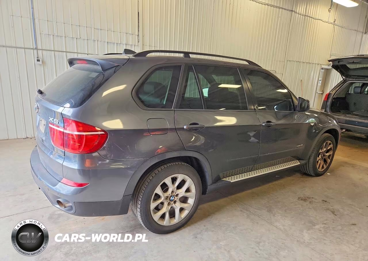 2012 BMW X5 xDrive35I VIN:5UXZV4C57CL753842 - 3
