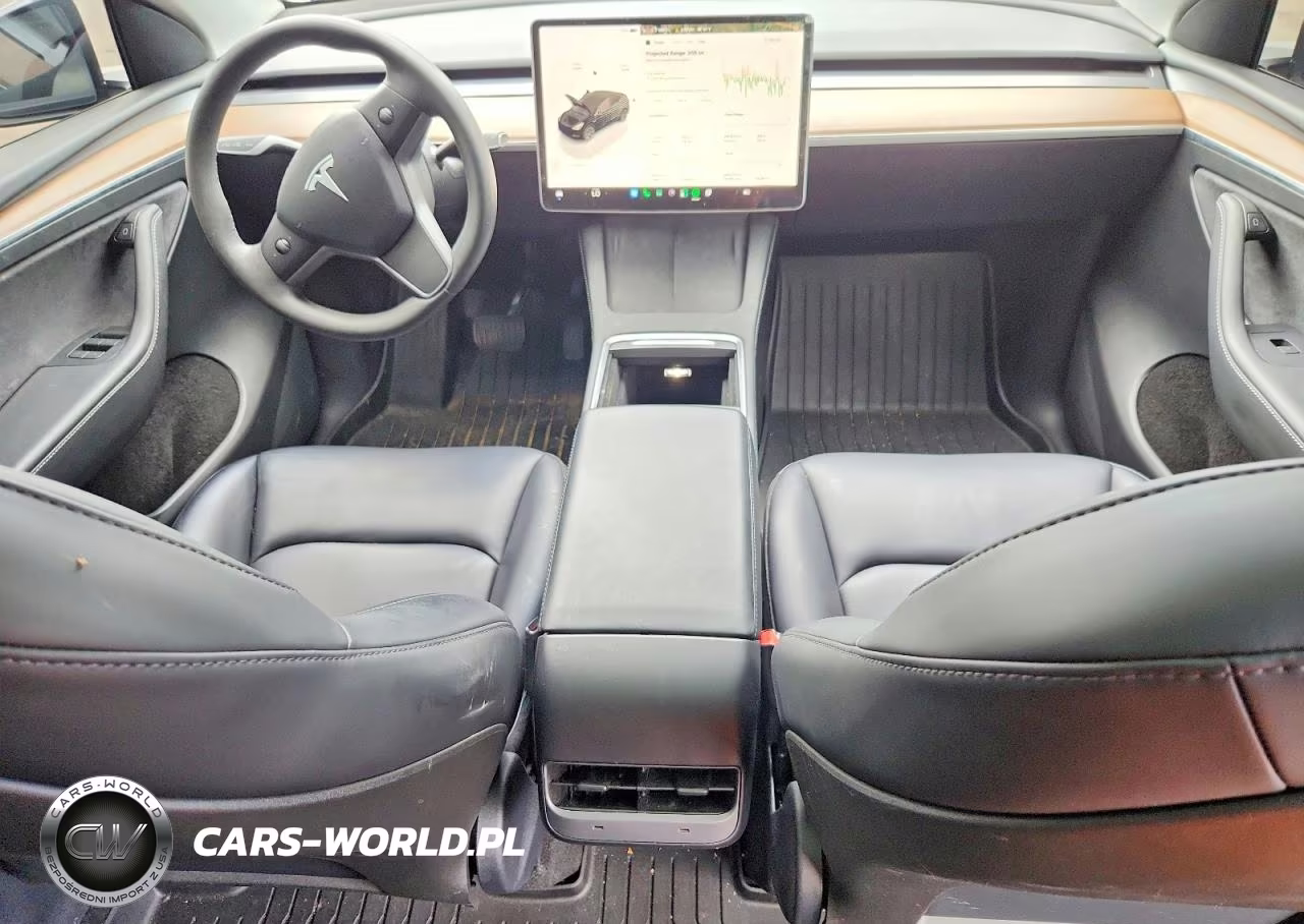 2024 Tesla Model Y VIN:7SAYGDED0RF103826 - 8