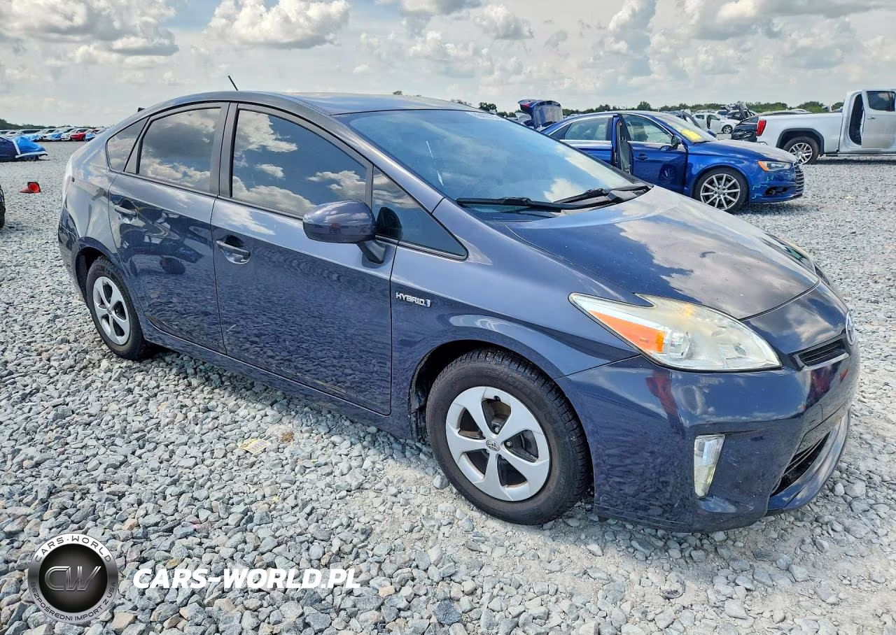 2014 Toyota Prius Two VIN:JTDKN3DU4E0368018 - 4