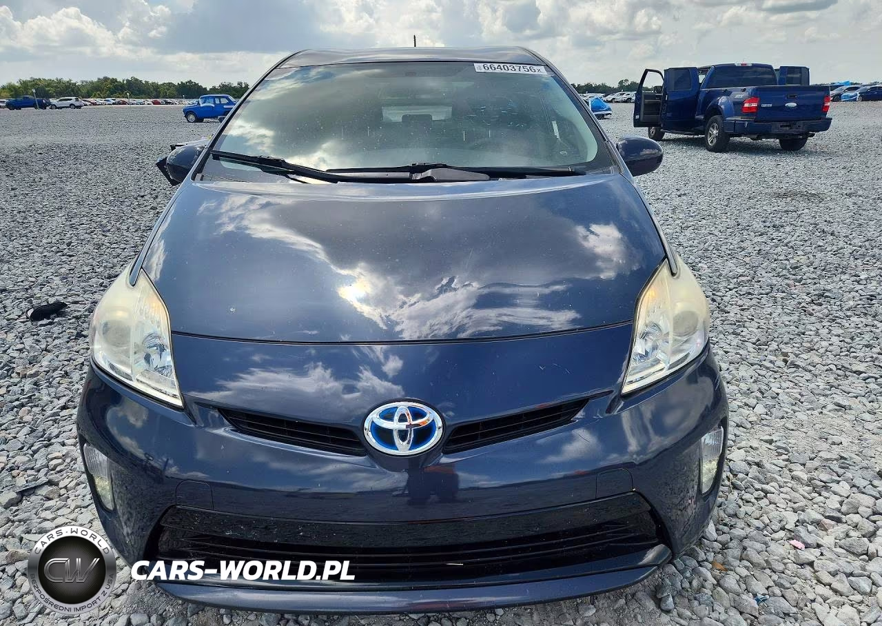 2014 Toyota Prius Two VIN:JTDKN3DU4E0368018 - 5
