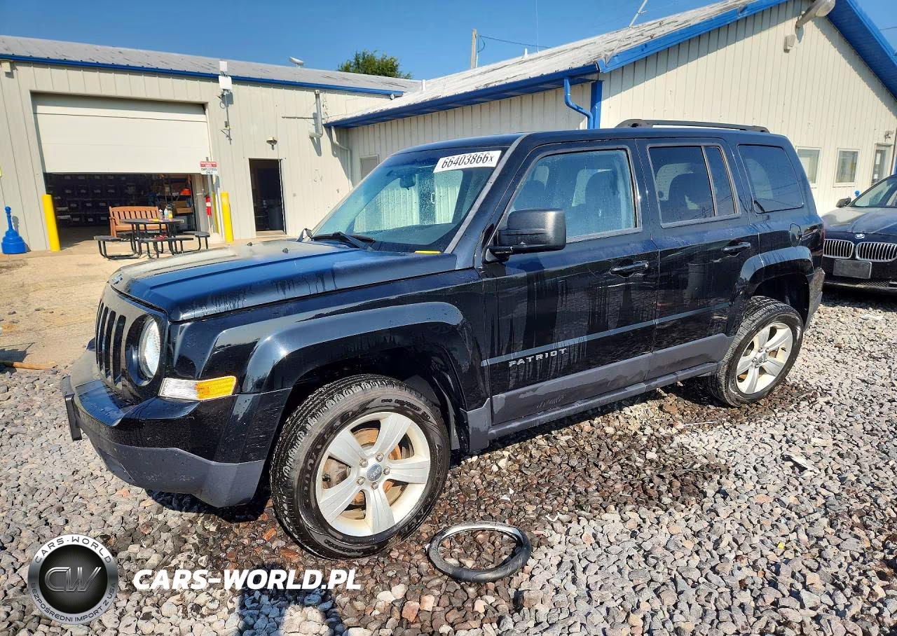 2015 Jeep Patriot Latitude VIN:1C4NJRFB3FD184464 - 1
