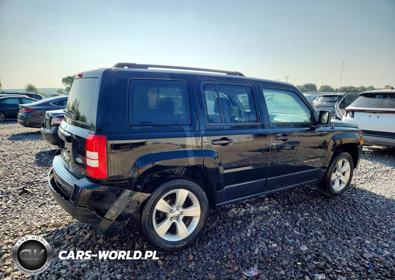 2015 Jeep Patriot Latitude VIN:1C4NJRFB3FD184464 - 3