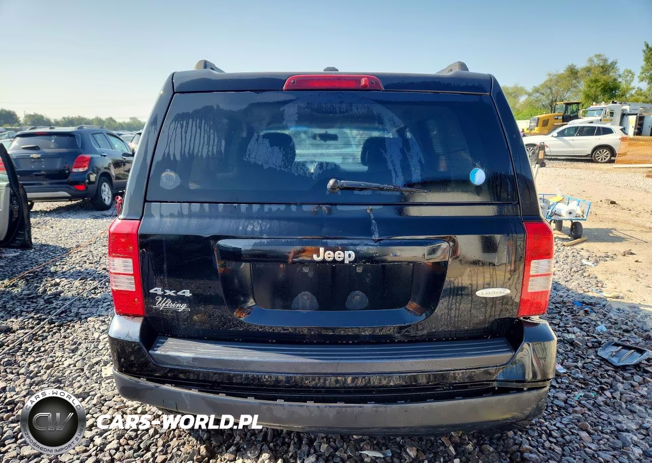 2015 Jeep Patriot Latitude VIN:1C4NJRFB3FD184464 - 6