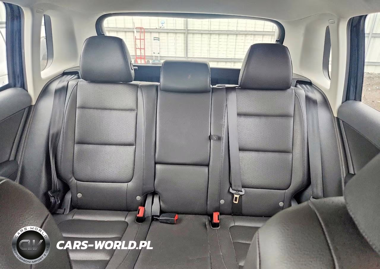 2016 Volkswagen Tiguan S VIN:WVGBV7AX5GW617167 - 10