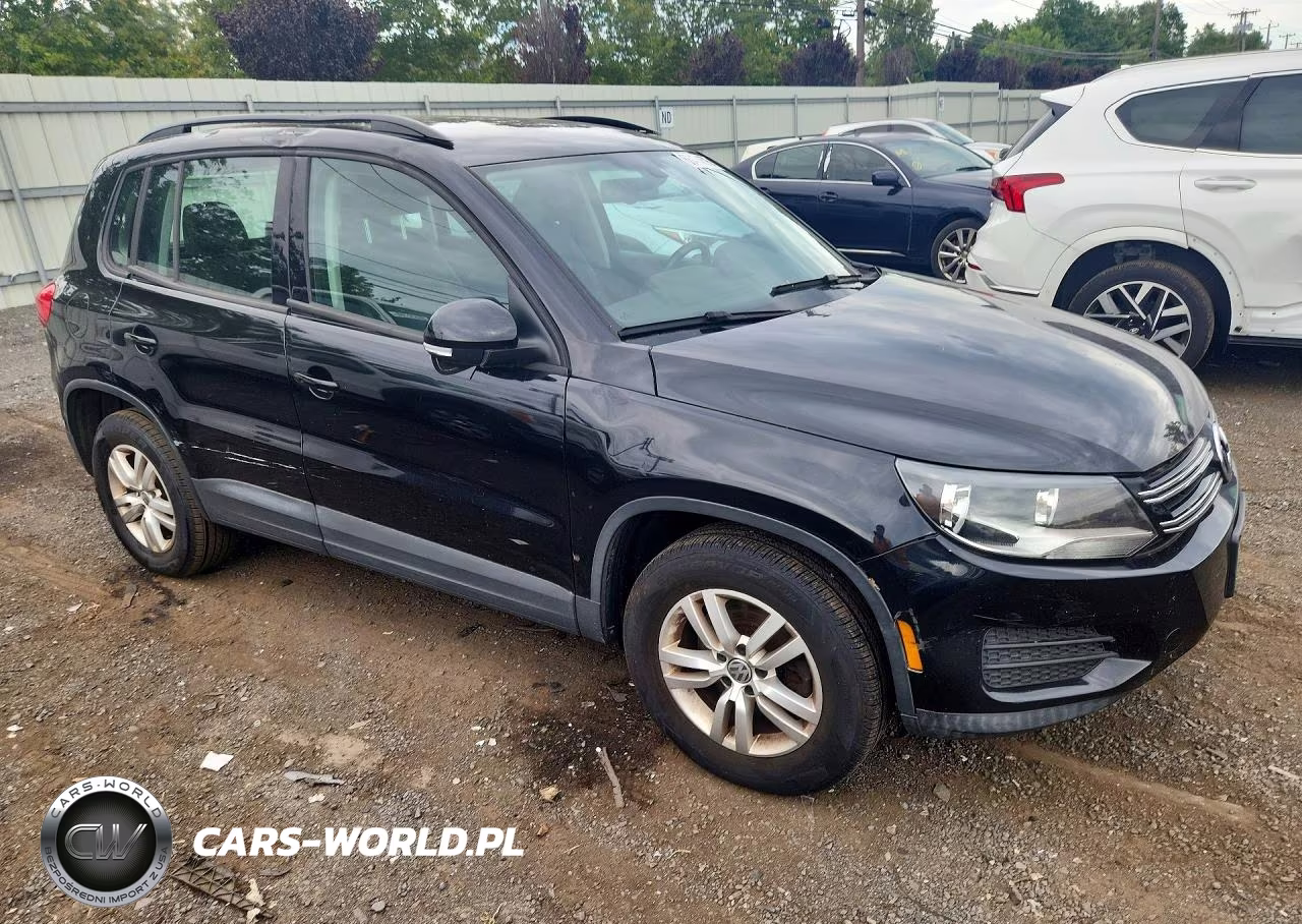 2016 Volkswagen Tiguan S VIN:WVGBV7AX5GW617167 - 4