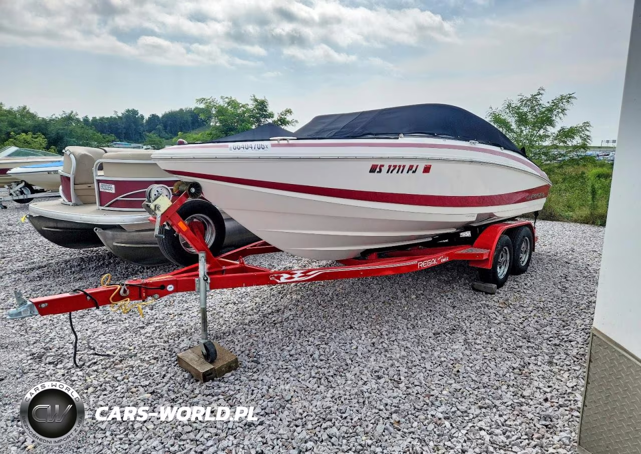 2014 Regal Boat