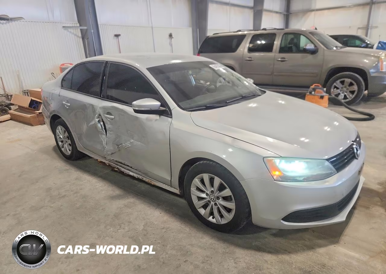 2011 Volkswagen Jetta VIN:3VWDX7AJ9BM324848 - 4
