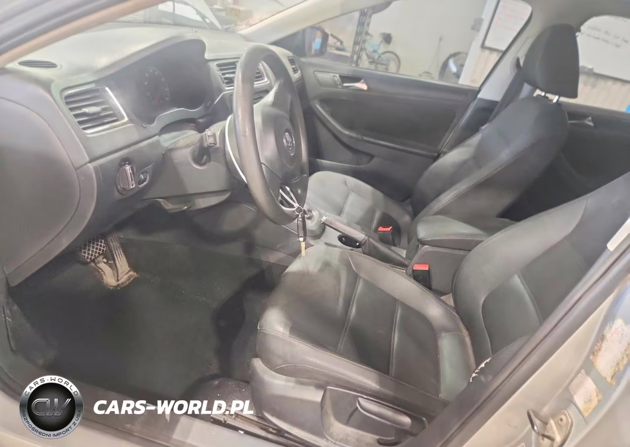 2011 Volkswagen Jetta VIN:3VWDX7AJ9BM324848 - 7