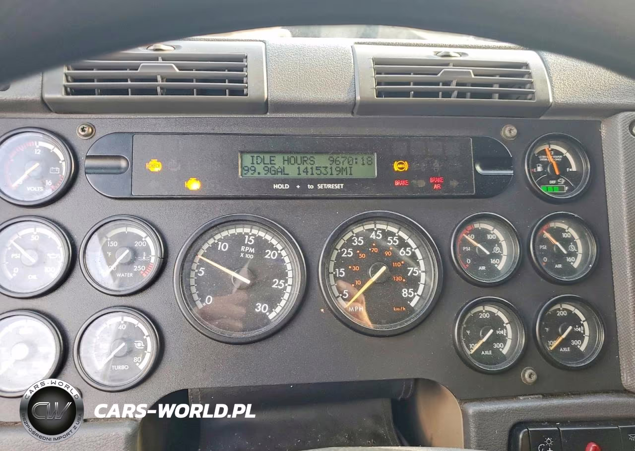 2014 Freightliner Cascadia Semi Truck VIN:3AKJGLBG5ESFL8565 - 9