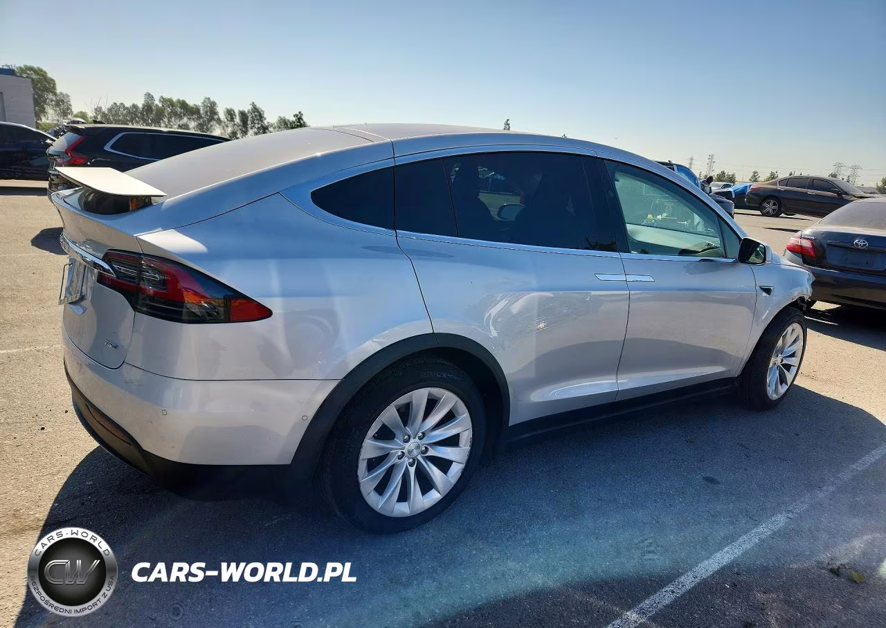 2017 Tesla Model X VIN:5YJXCBE23HF058046 - 3