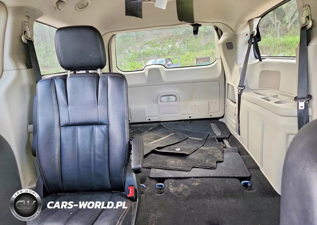 2014 Chrysler Town & Country Touring VIN:2C4RC1BG0ER207208 - 10