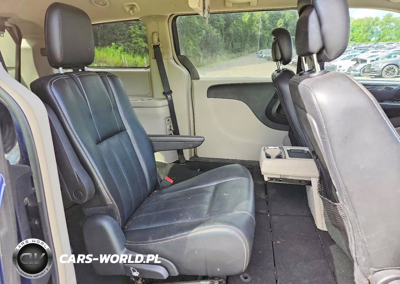 2014 Chrysler Town & Country Touring VIN:2C4RC1BG0ER207208 - 11