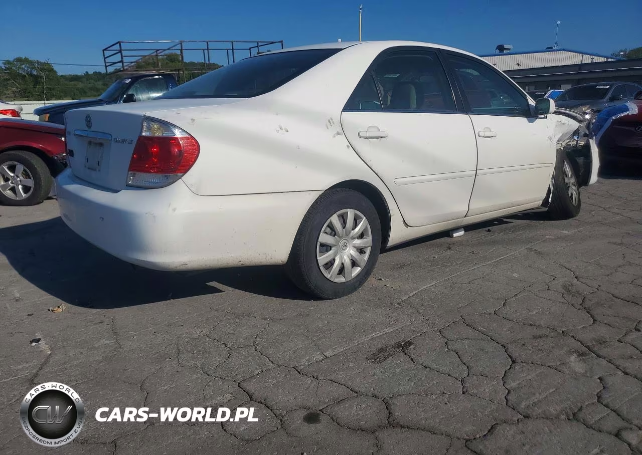 2005 Toyota Camry Le VIN:4T1BE32K05U637007 - 3