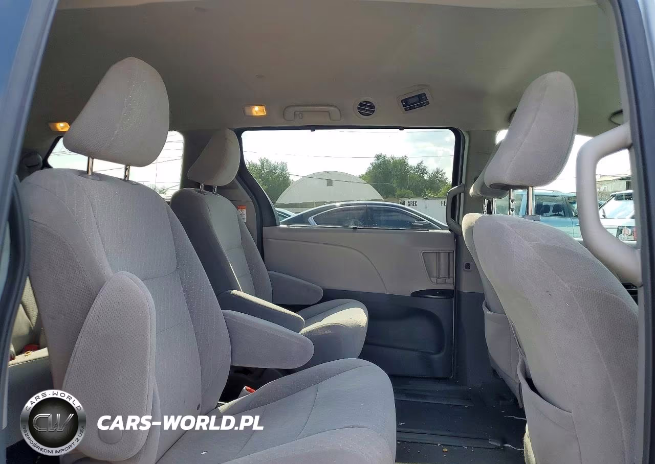 2019 Toyota Sienna Le VIN:5TDJZ3DC5KS226227 - 11
