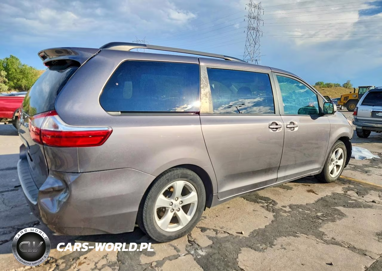 2015 Toyota Sienna Le VIN:5TDKK3DC2FS655355 - 3