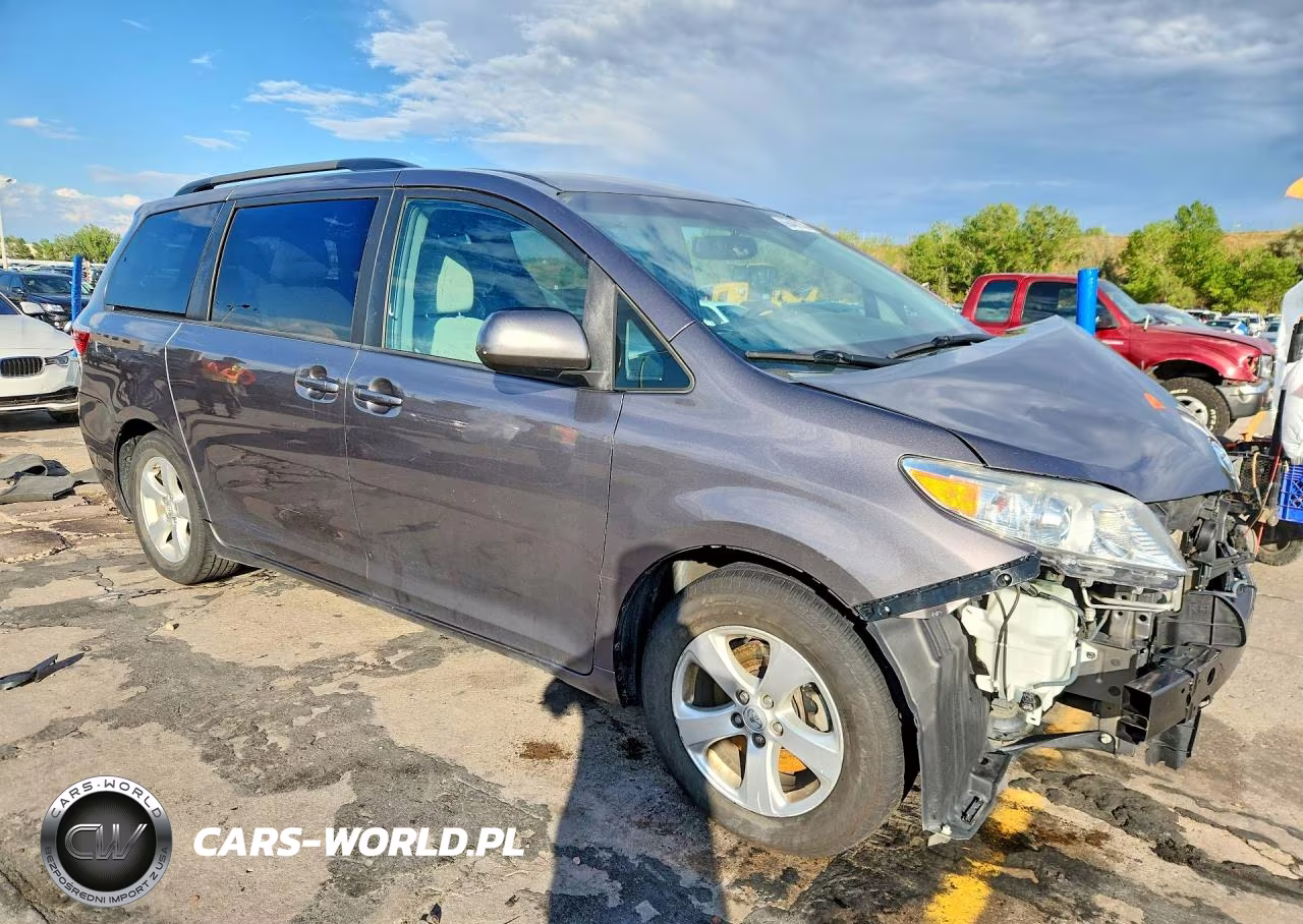 2015 Toyota Sienna Le VIN:5TDKK3DC2FS655355 - 4