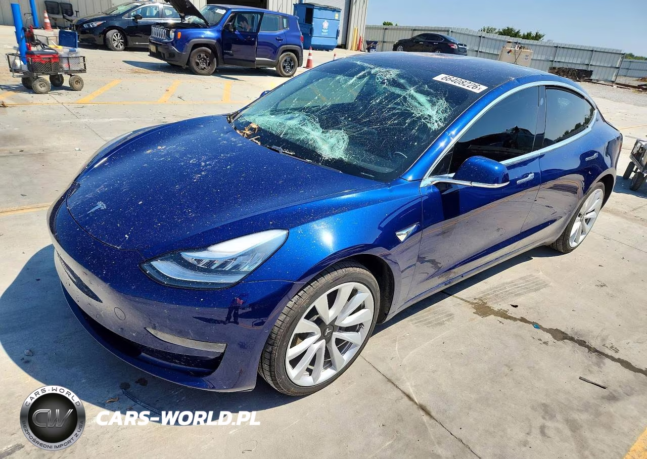 2018 Tesla Model 3 – zdjęcie 1 z 12
