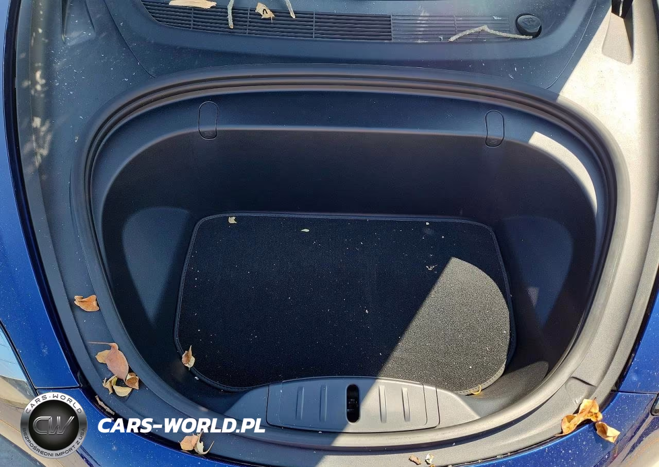 2018 Tesla Model 3 VIN:5YJ3E1EAXJF155079 - 11