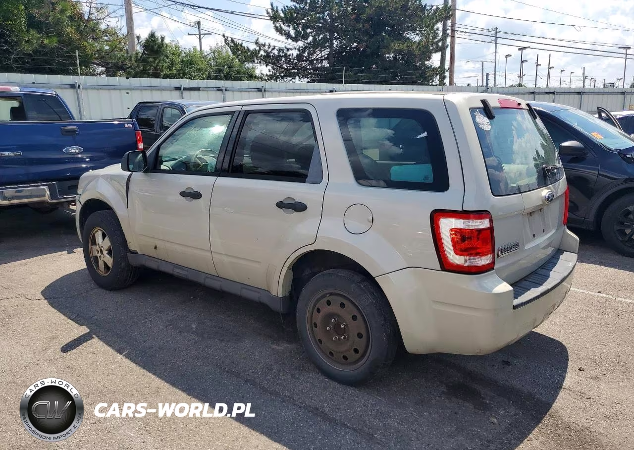 2009 Ford Escape Xls VIN:1FMCU02779KA58261 - 2