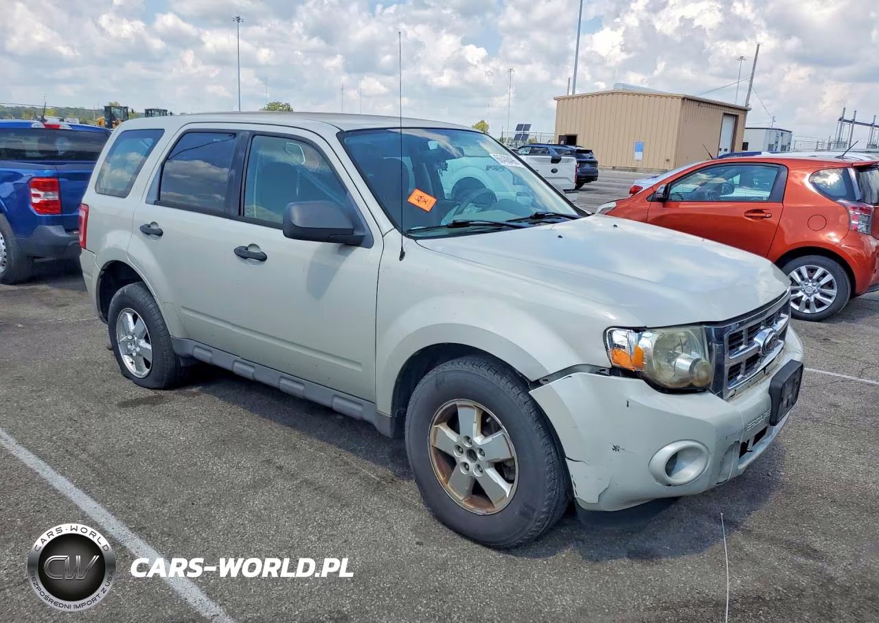 2009 Ford Escape Xls VIN:1FMCU02779KA58261 - 4
