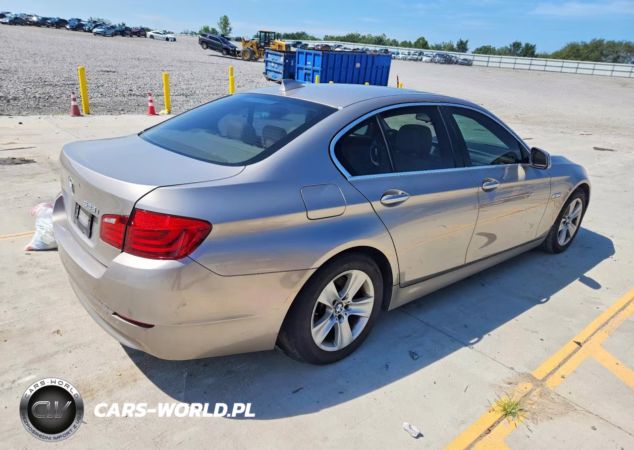 2013 BMW 528 I VIN:WBAXG5C51DD229524 - 3