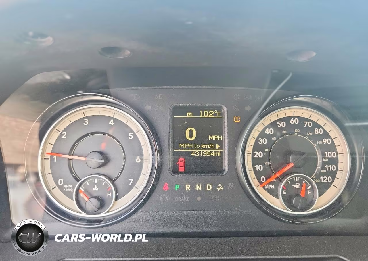 2018 Ram 1500 St VIN:3C6JR6DG8JG167103 - 9