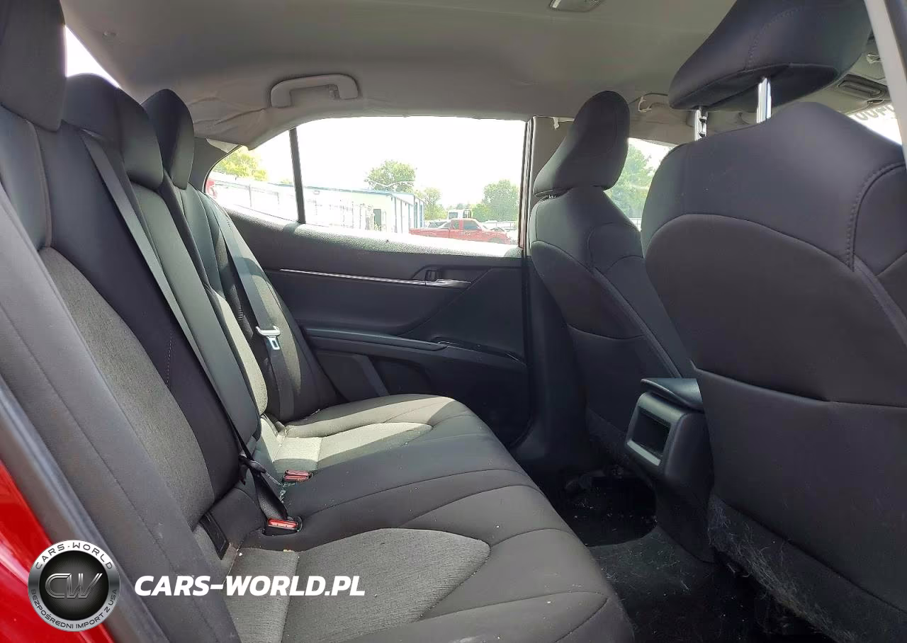 2020 Toyota Camry Le VIN:4T1C31AK4LU526053 - 10