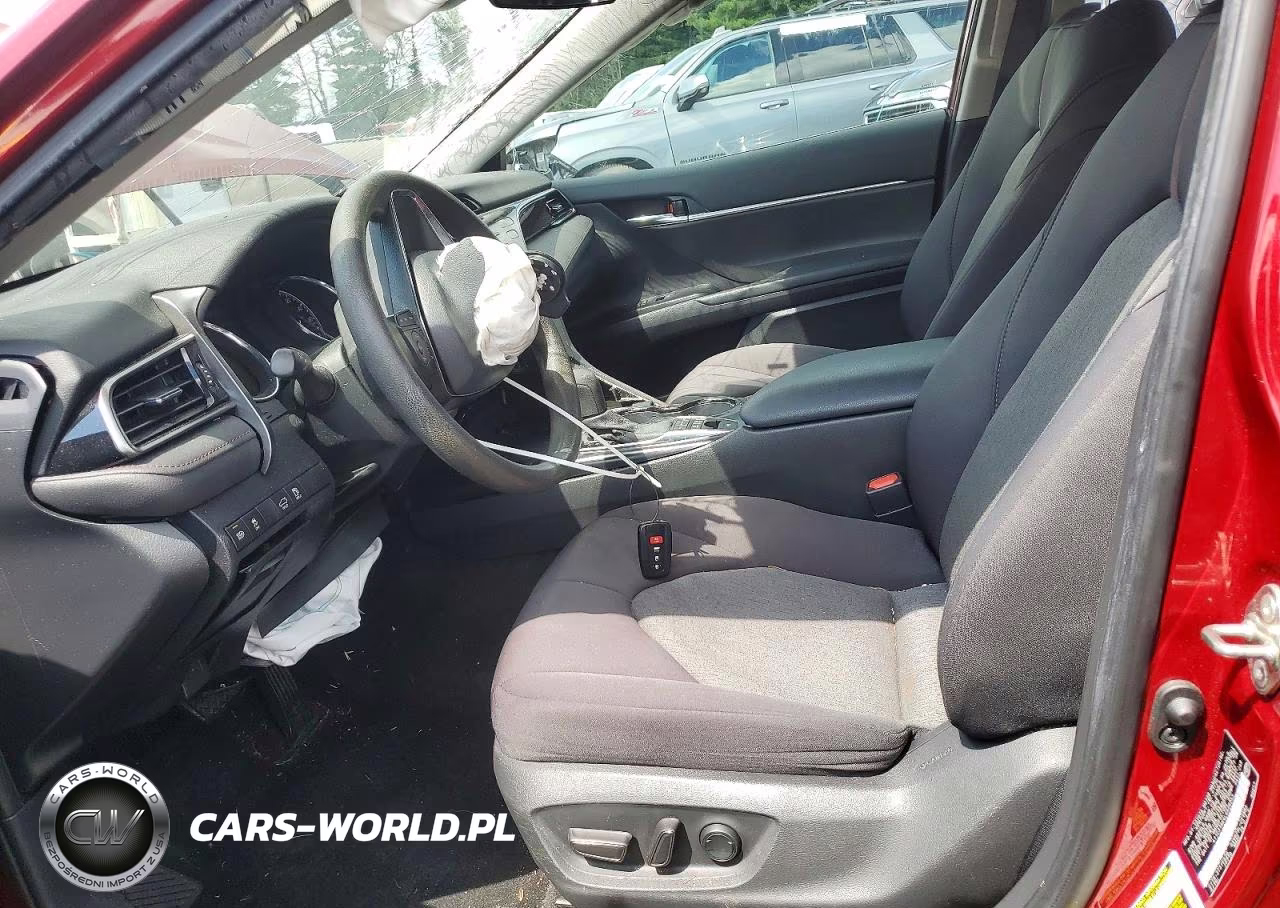 2020 Toyota Camry Le VIN:4T1C31AK4LU526053 - 7