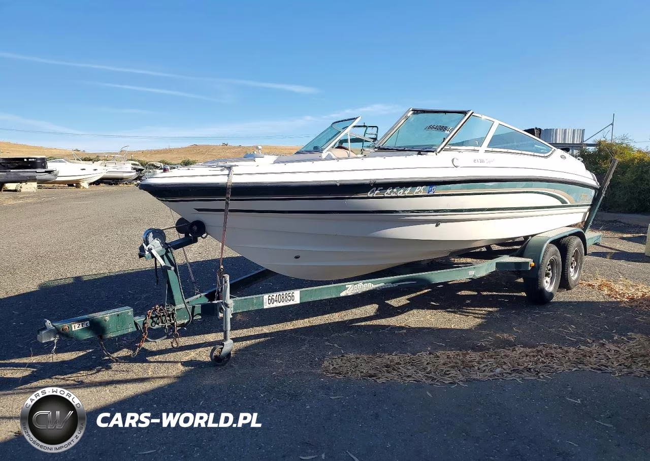 1999 Chaparral Boat