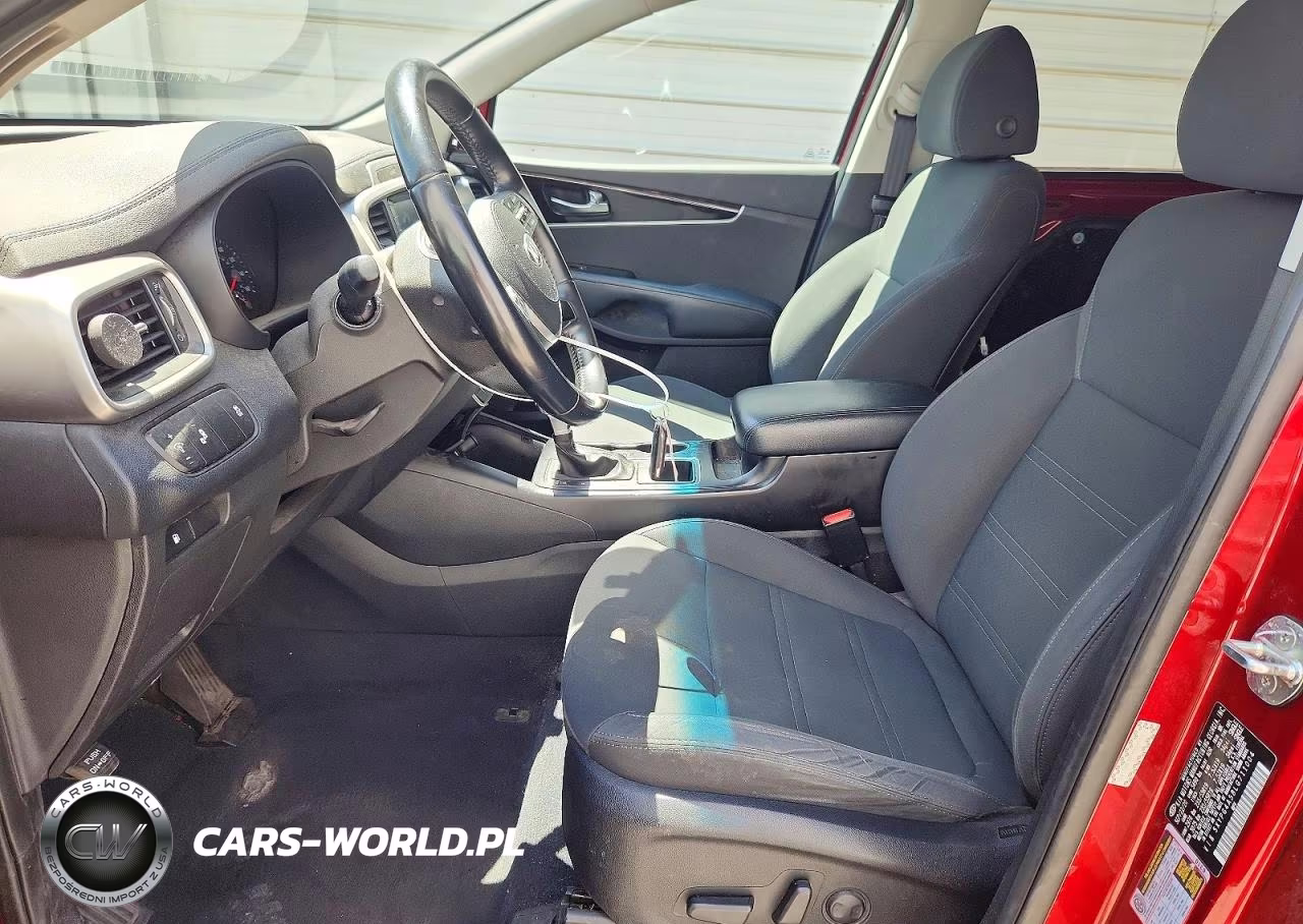 2020 Kia Sorento S VIN:5XYPG4A58LG711004 - 7