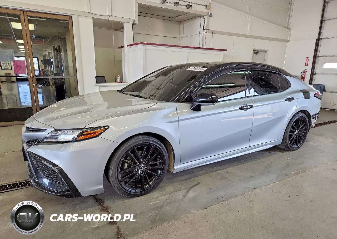 2022 Toyota Camry – zdjęcie 1 z 13