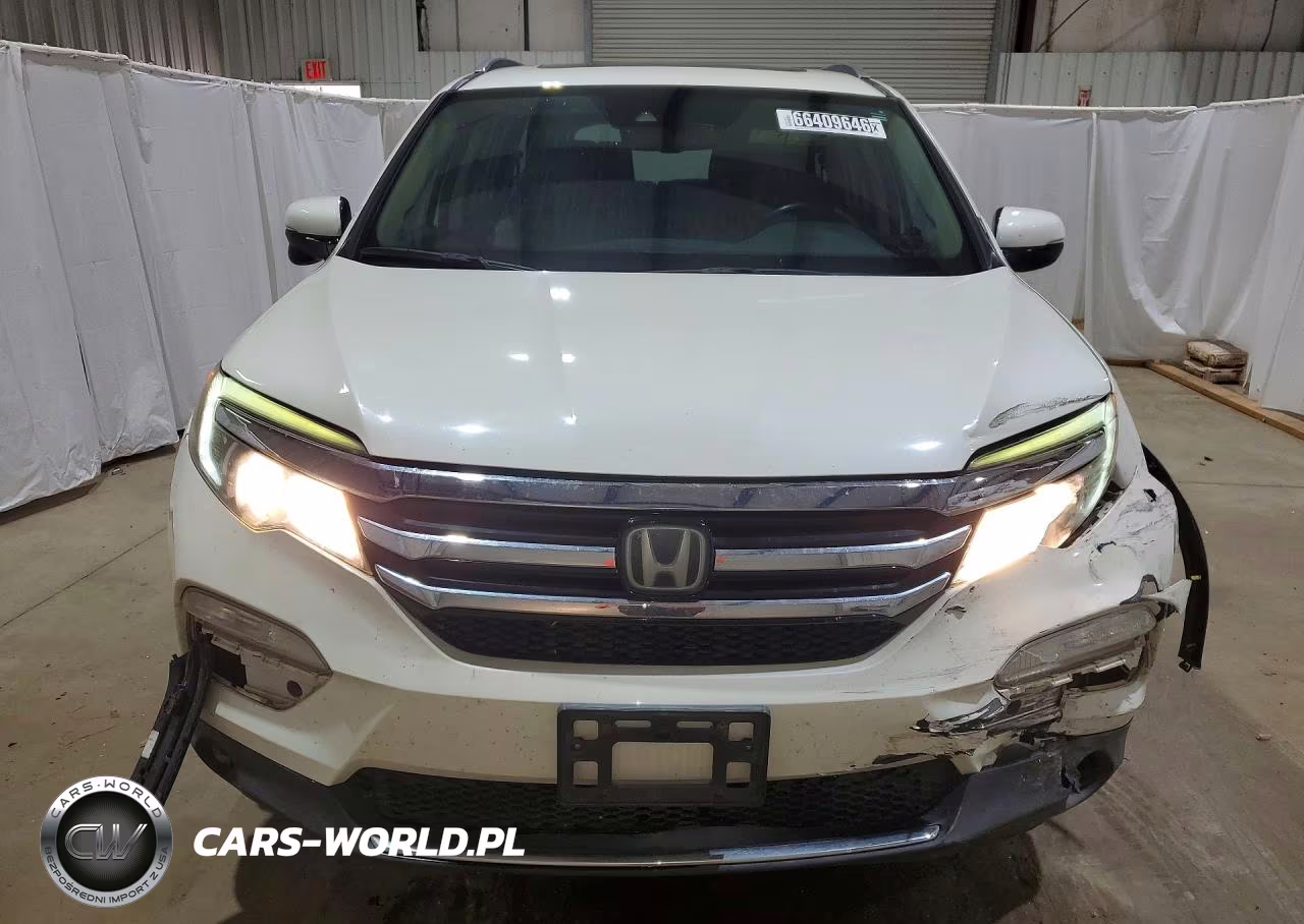 2018 Honda Pilot Touring VIN:5FNYF5H97JB002042 - 5