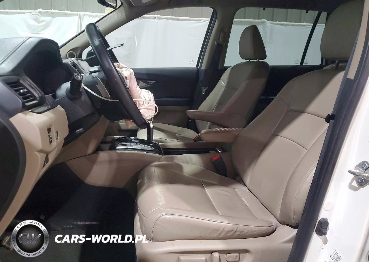 2018 Honda Pilot Touring VIN:5FNYF5H97JB002042 - 7