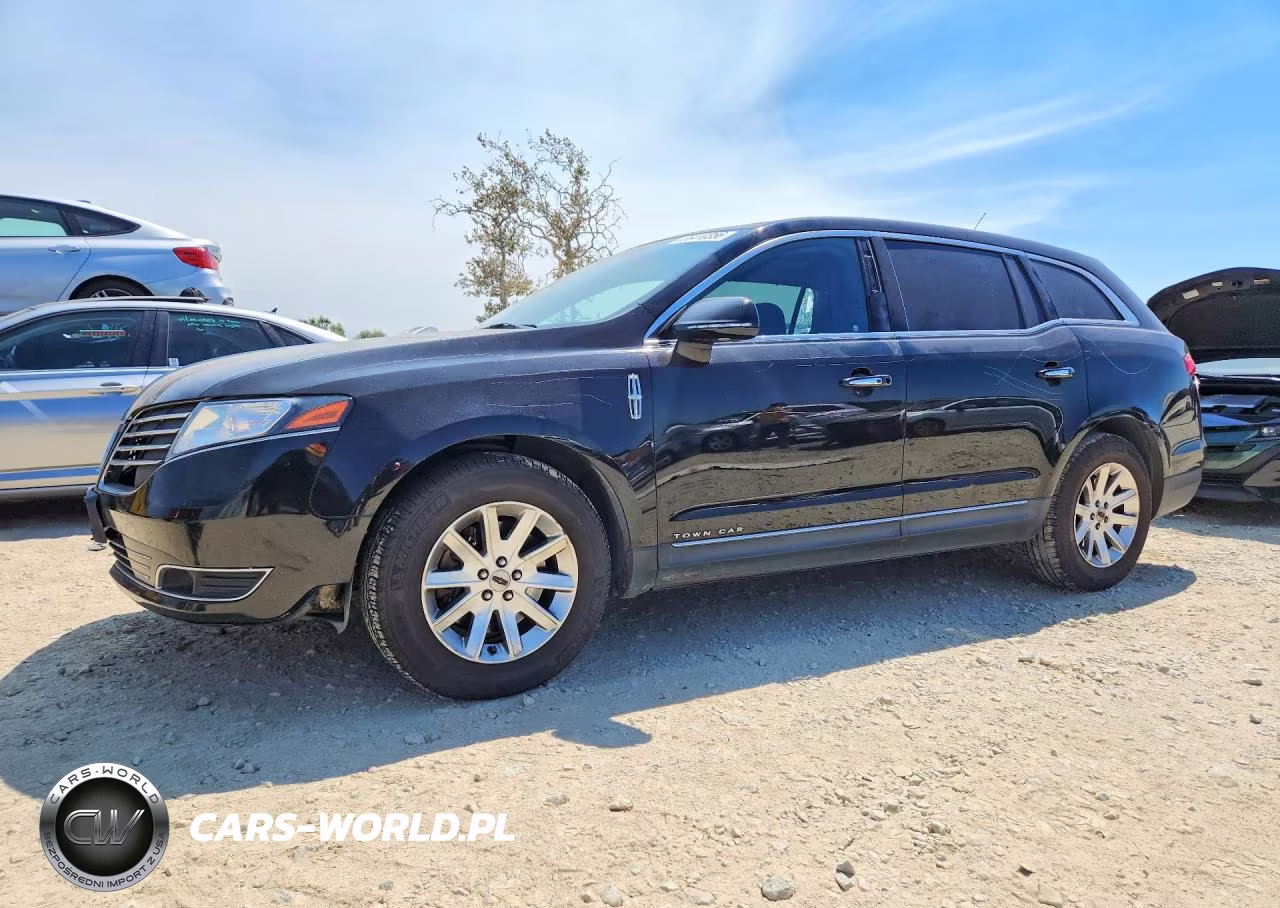 2018 Lincoln Mkt – zdjęcie 1 z 13