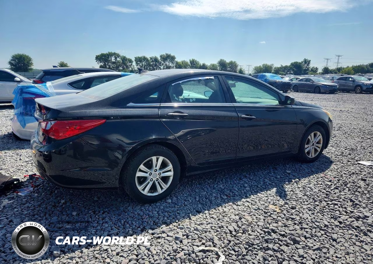 2011 Hyundai Sonata VIN:5NPEB4AC8BH134695 - 3