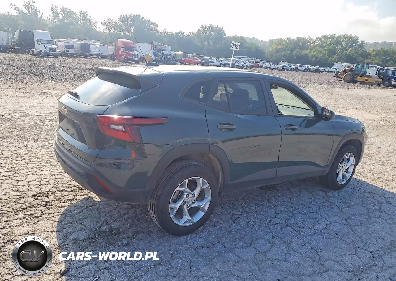 2025 Chevrolet Trax Ls VIN:KL77LFEP5SC290426 - 3