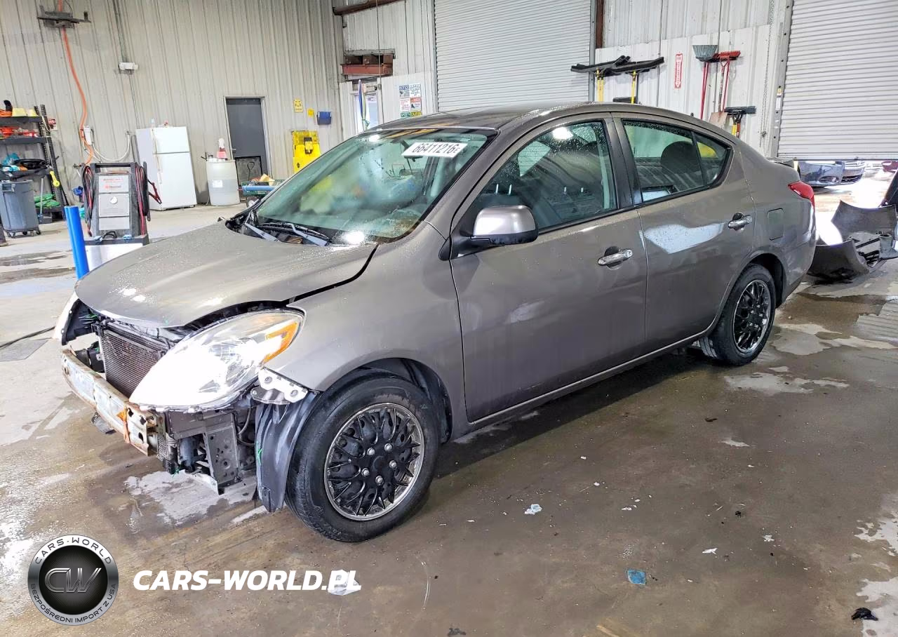 2013 Nissan Versa 1.6 S